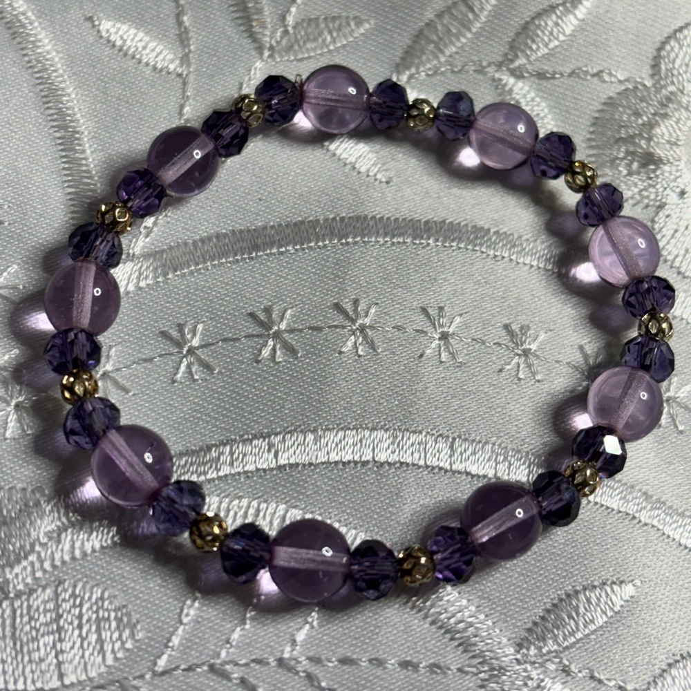 Handmade Purple Beaded Stretch Bracelet 7 inches